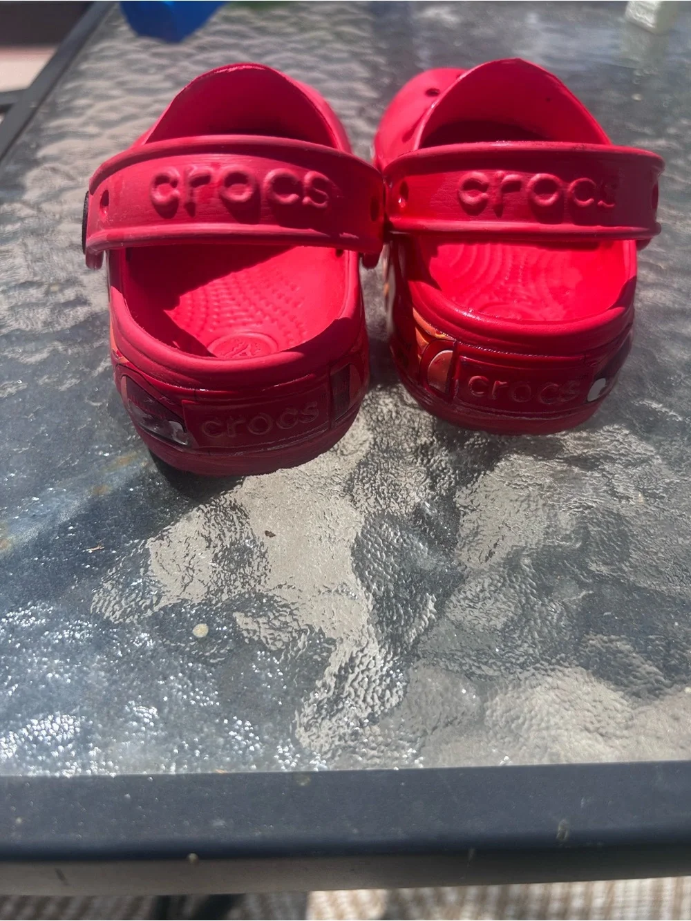 CROCS vibrant red